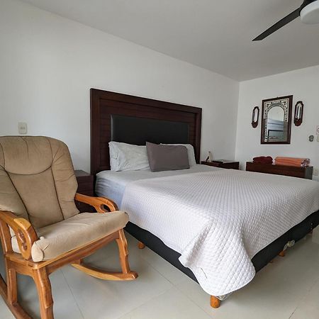Villa Aurora Beautiful Beachfront Apartment Cancun Bagian luar foto