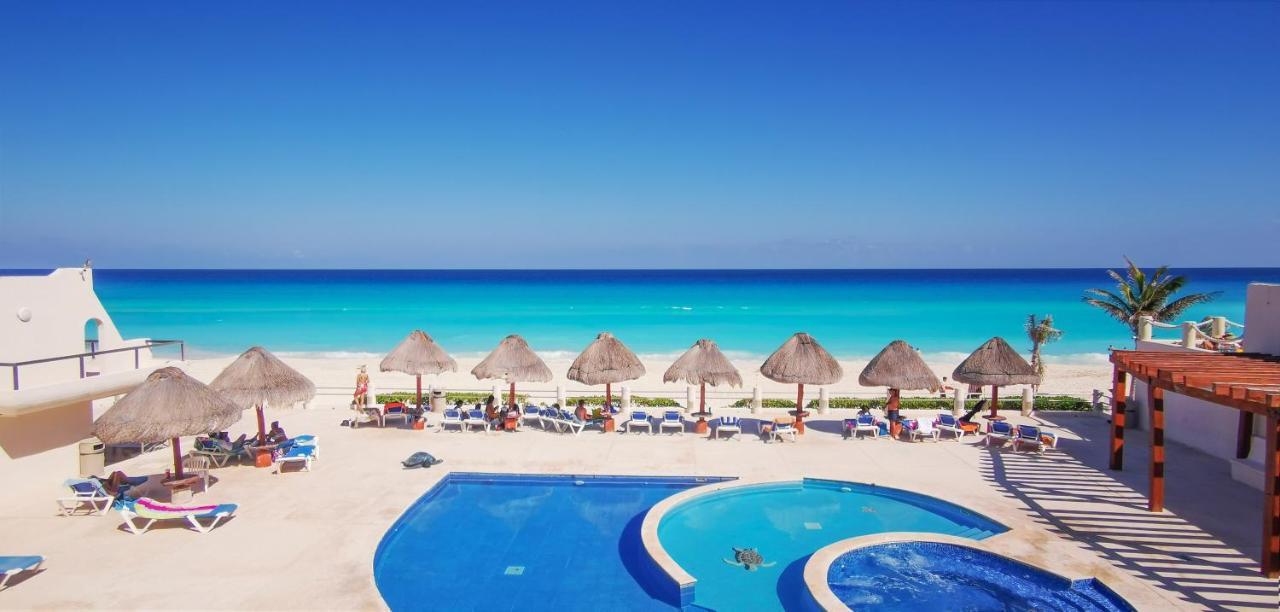 Villa Aurora Beautiful Beachfront Apartment Cancun Bagian luar foto