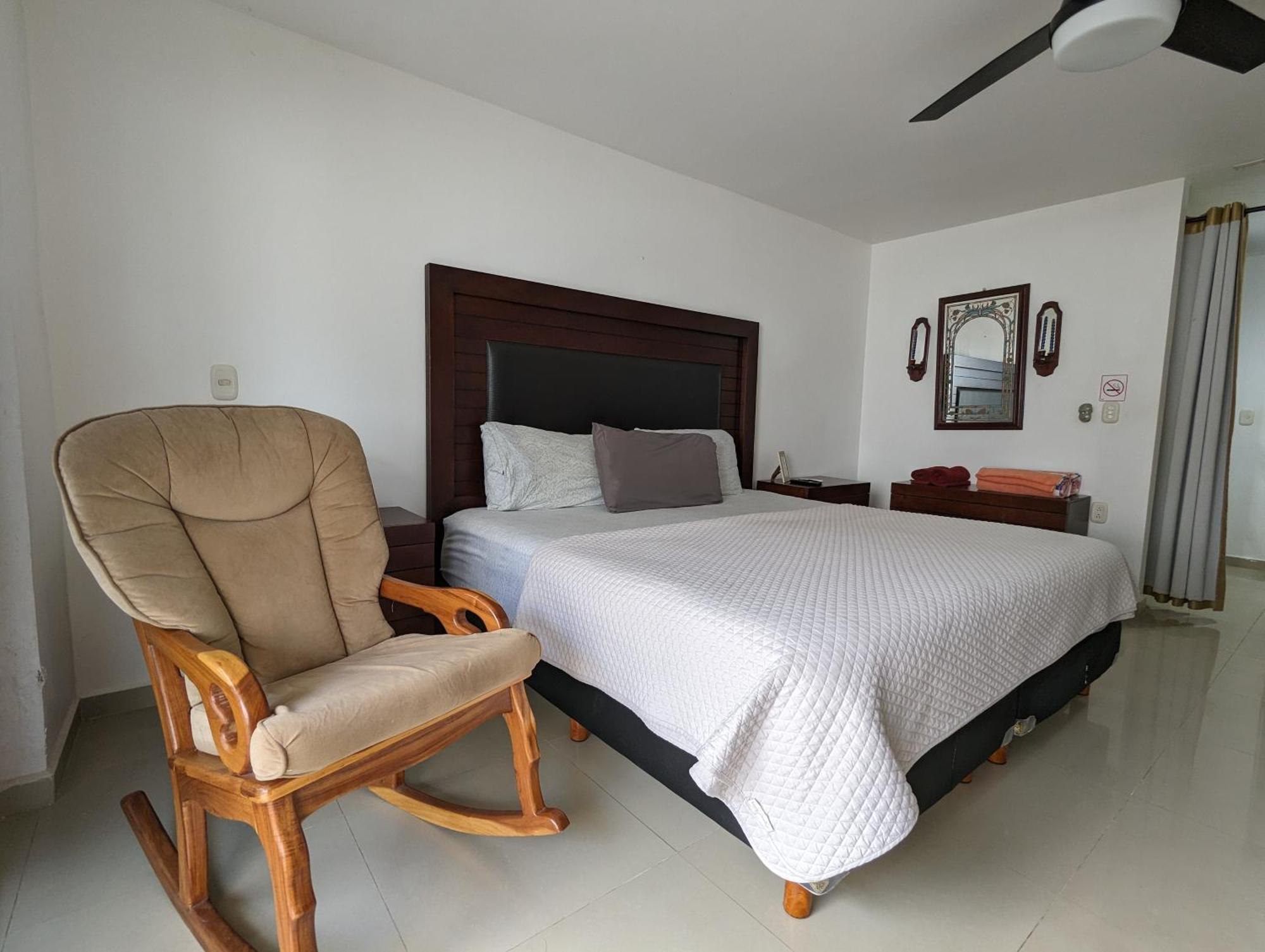 Villa Aurora Beautiful Beachfront Apartment Cancun Bagian luar foto